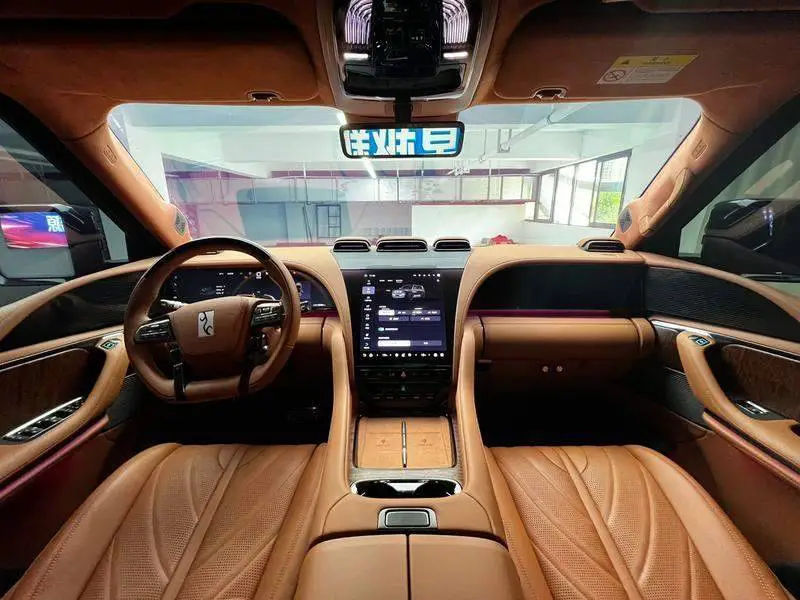 Looking up to U8 2023 Luxury Edition — 10