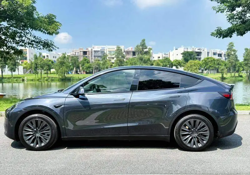 Model Y 2024 rear-wheel drive version — 2