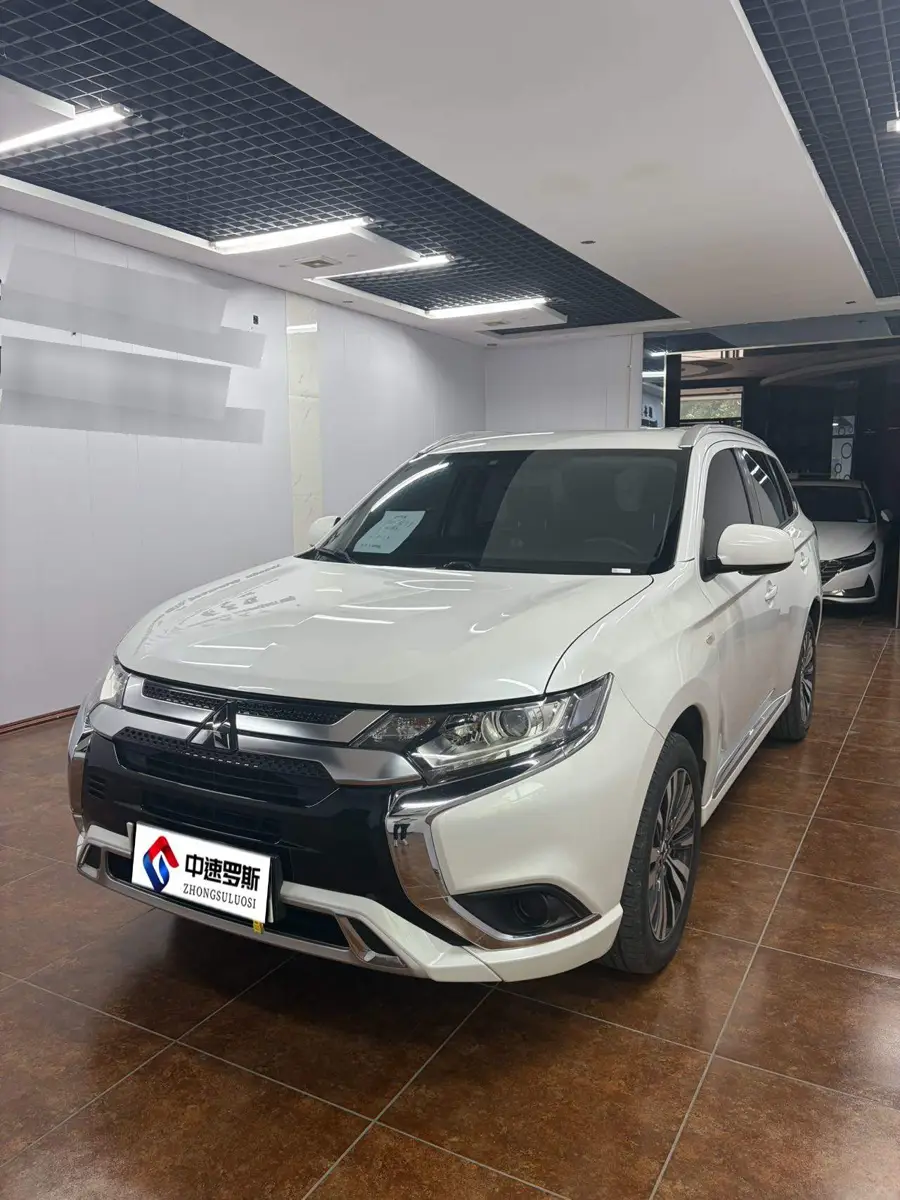 Outlander 2021 2.0L 2WD 5-seater