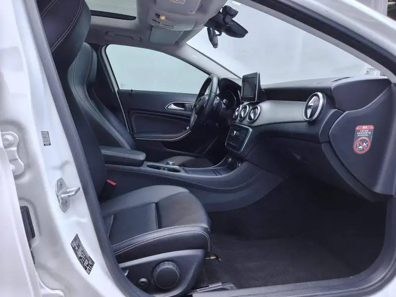 Mercedes-Benz GLA 2016 GLA 200 Dynamic — 9