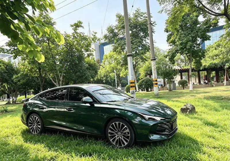 MG7 2023 2.0T Automatic Beauty Hunter Premium Edition — 3