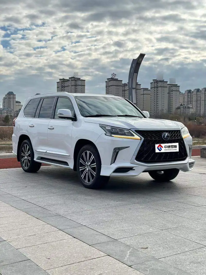 Lexus LX 2016 570 Premium Luxury Edition — 3