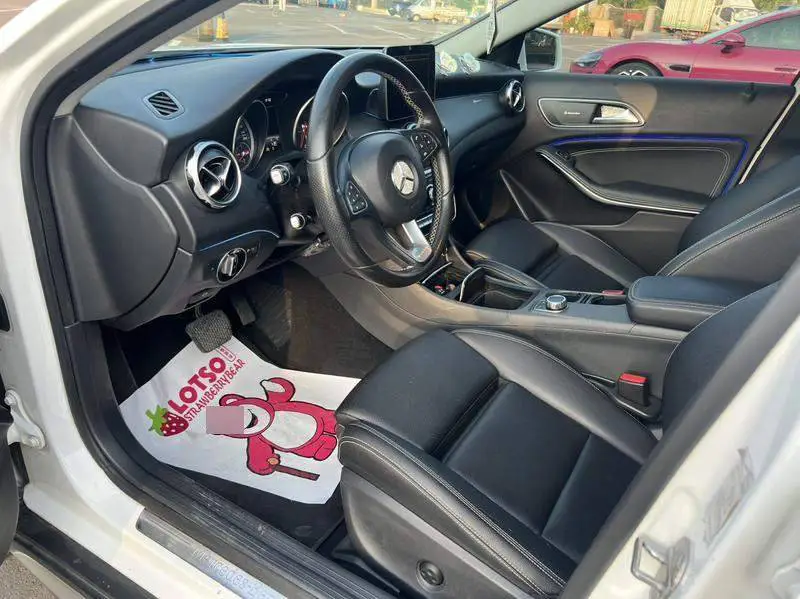 Mercedes-Benz GLA 2018 GLA 200 Dynamic — 9