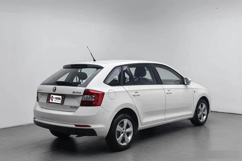 Xindong 2014 1.6L Manual Enjoy Edition — 4