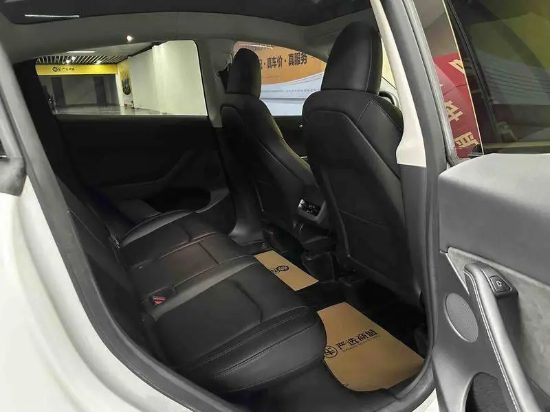 Model Y 2022 rear-wheel drive version — 11