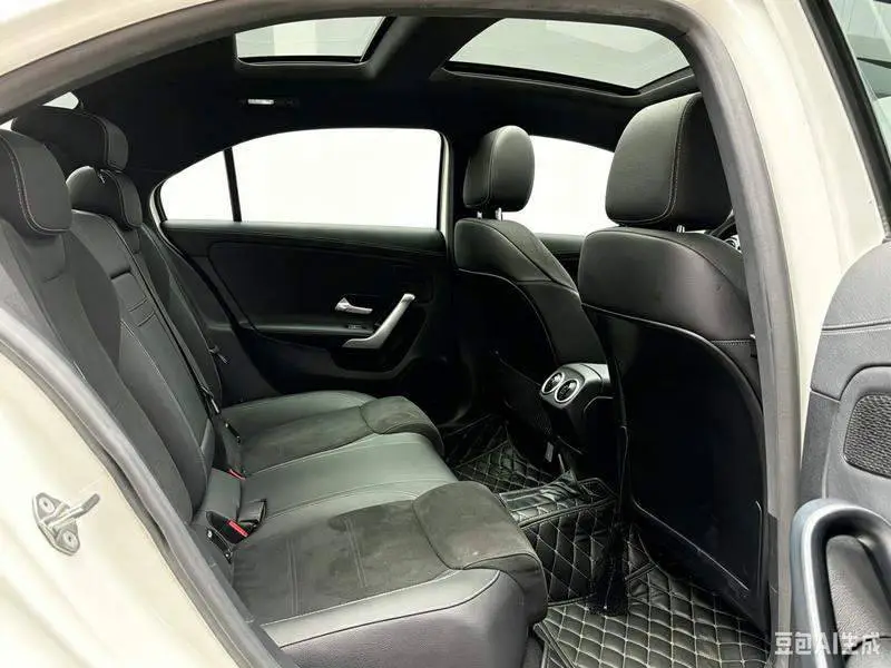 Mercedes-Benz A-Class 2019 A 200 L sports sedan — 15