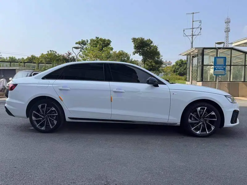Audi A4L 2023 40 TFSI Luxury Dynamic Edition — 8