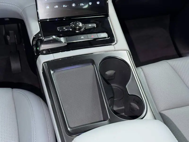 NIO ES8 2020 415KM Signature Edition Six-seat Edition — 8