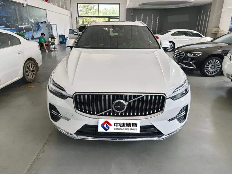 Volvo XC60 2024 B5 4WD Zhiyuan Deluxe Edition — 2