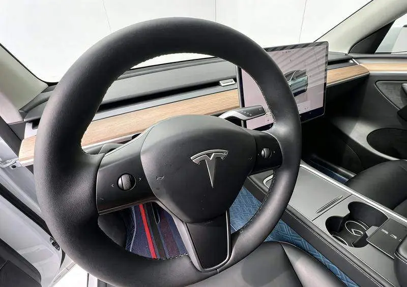 Model Y 2022 facelifted rear-wheel drive version — 12