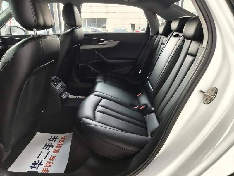 Audi A4L 2019 40 TFSI Progressive National VI — 14