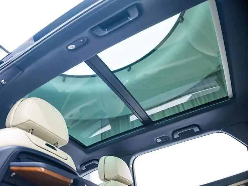 Bentayga 2023 4.0T V8 Long Wheelbase Yadu Edition — 8