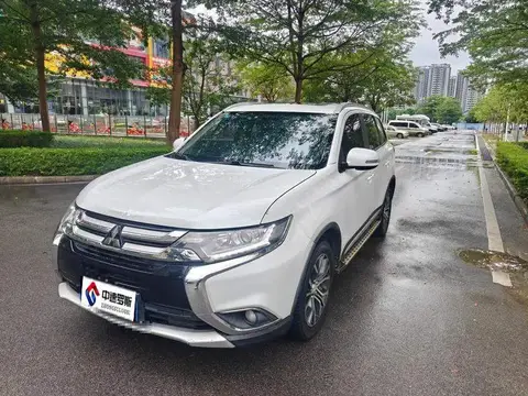 Outlander 2018 2.0L 2WD Honor Edition 5 Seaters