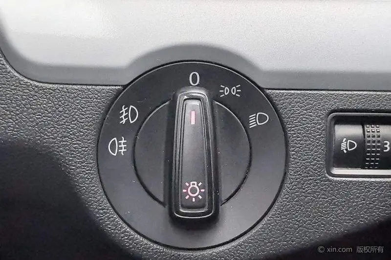 Jetta 2015 Value Edition 1.6L Automatic Comfort — 16