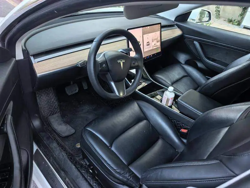 Model 3 2019 Standard Range RWD Upgraded Edition — 10