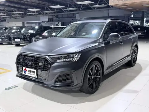 Audi Q7 2020 55 TFSI quattro S line sports model