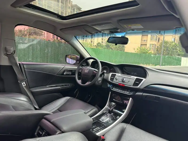 Accord 2016 2.0L Elite Edition — 14