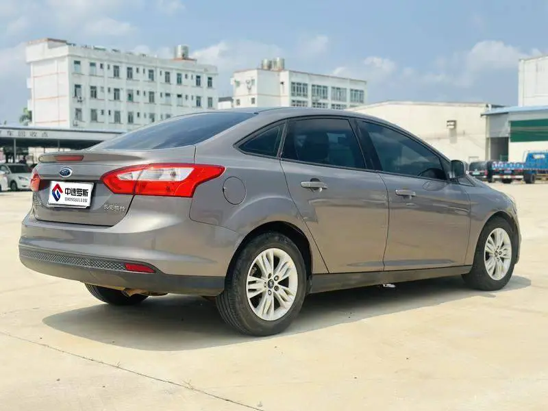 Fox 2012 Sedan 1.6L Automatic Comfort — 7