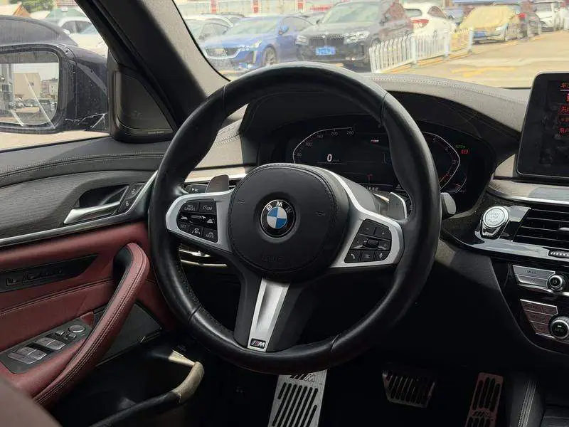 BMW 5 Series 2021 530Li Premium M Sport Package — 14