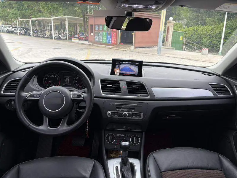 Audi Q3 2018 30th Anniversary Model 30 TFSI Fashion Model — 7