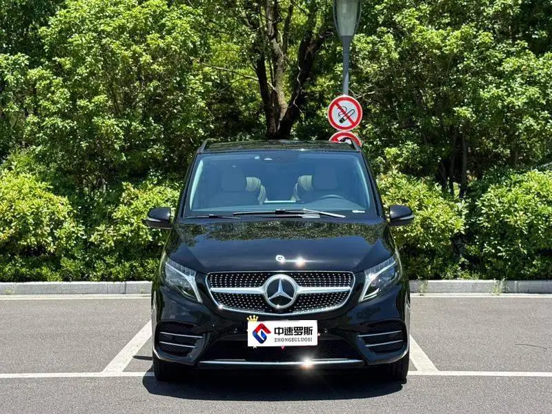 Mercedes-Benz V-Class 2022 V 260 L Long Wheelbase Luxury Edition — 2