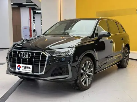 Audi Q7 2022 55 TFSI quattro S line sports model