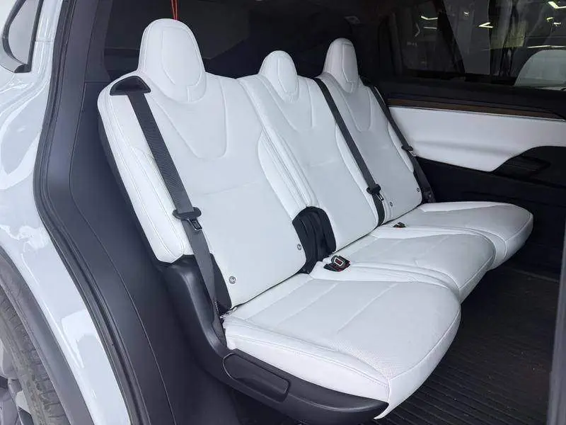 Model X 2023 Dual Motor All-Wheel Drive — 14