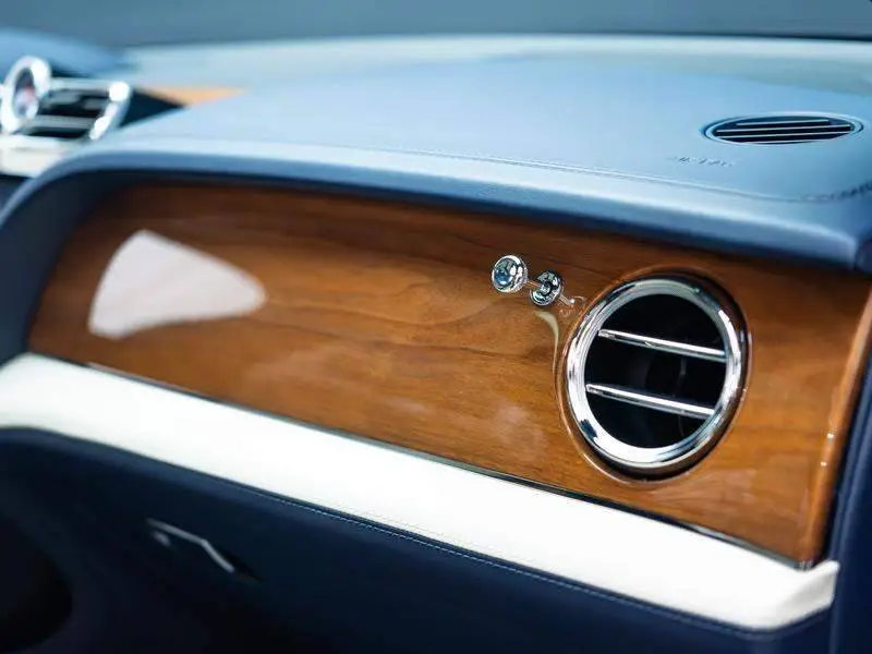Bentayga 2023 4.0T V8 Long Wheelbase Yadu Edition — 13