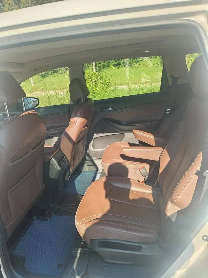 Buick GL6 2018 18T 6-seat luxury model — 10