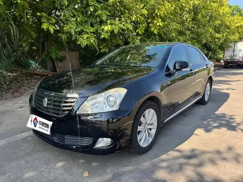 crown 2010 2.5L Royal