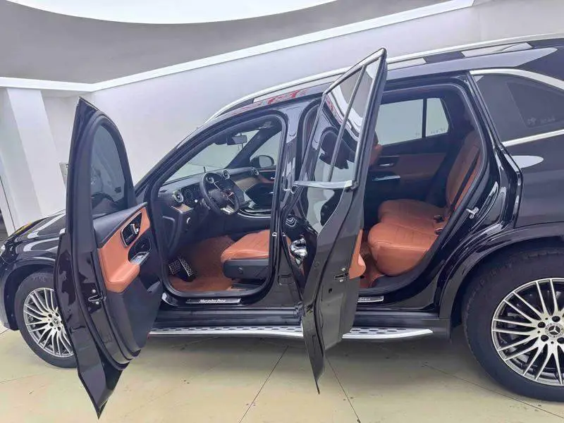 Mercedes-Benz GLC 2023 GLC 300 L 4MATIC Dynamic 5-seater — 4