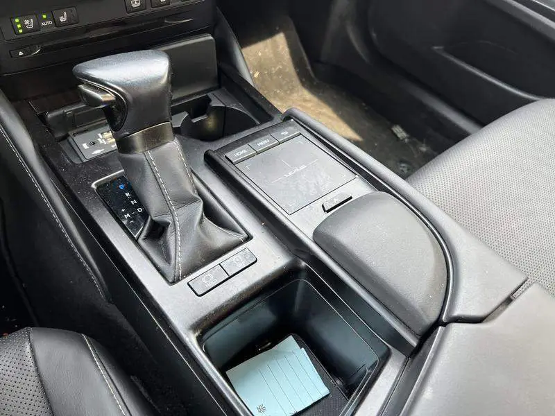 Lexus ES 2021 200 Deluxe Edition — 14