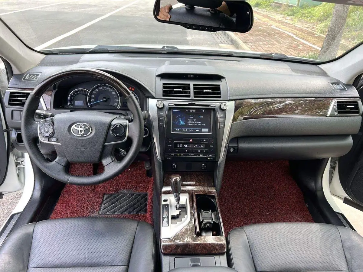 Camry 2015 2.5G Luxury Navigation Edition — 7