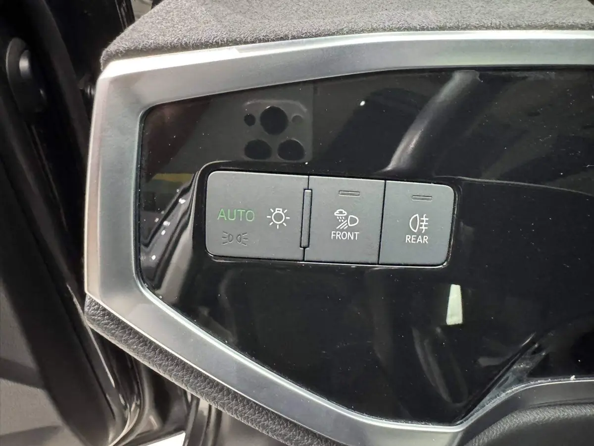 Audi Q3 2023 35 TFSI Fashion Dynamic Edition (1.4T) — 16
