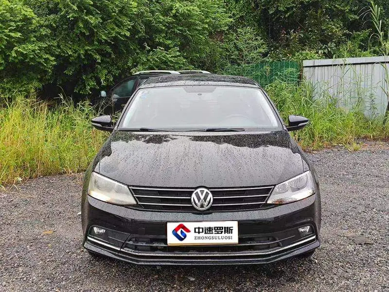 Sagitar 2015 1.6L Automatic Fashion Model — 2