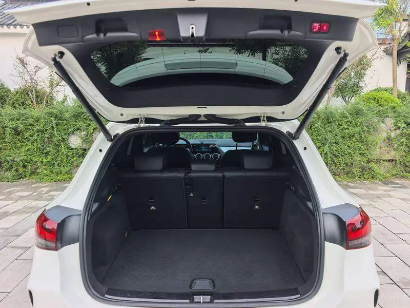 Mercedes-Benz GLA AMG 2021 AMG GLA 35 4MATIC — 18