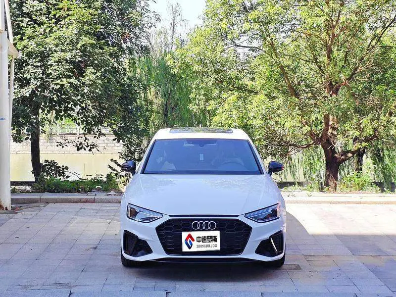 Audi A4L 2023 40 TFSI Luxury Dynamic Edition — 2