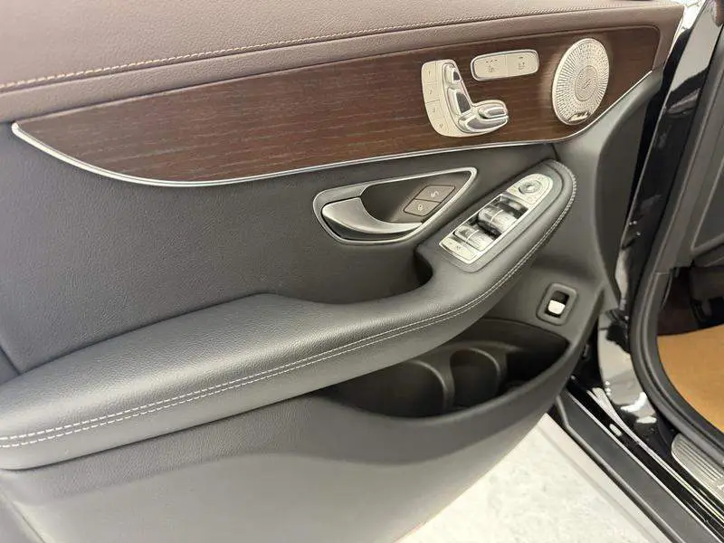 Mercedes-Benz GLC 2022 GLC 260 L 4MATIC Luxury — 12