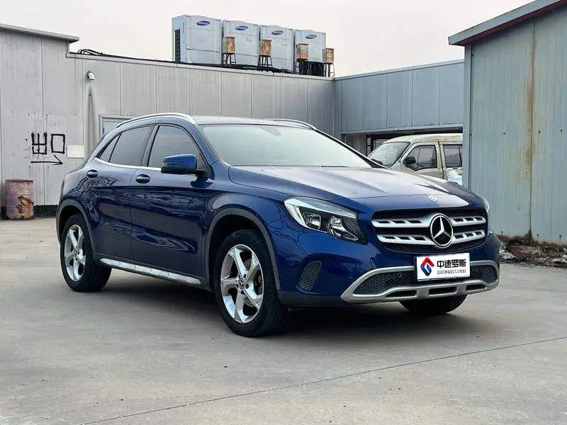 Mercedes-Benz GLA 2018 GLA 200 Dynamic — 3