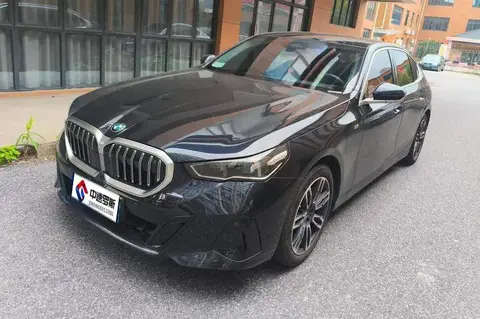 BMW 5 Series 2025 525Li M Sport Package