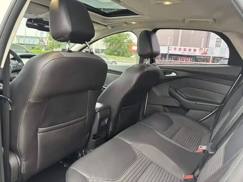 Fox 2015 EcoBoost 180 Automatic Elite Sedan — 9