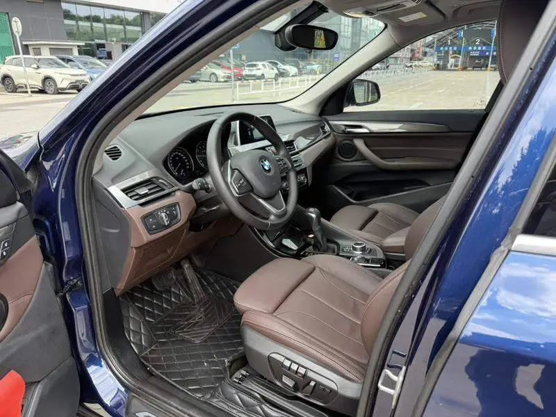 BMW X1 2018 xDrive20Li Premium Edition — 10