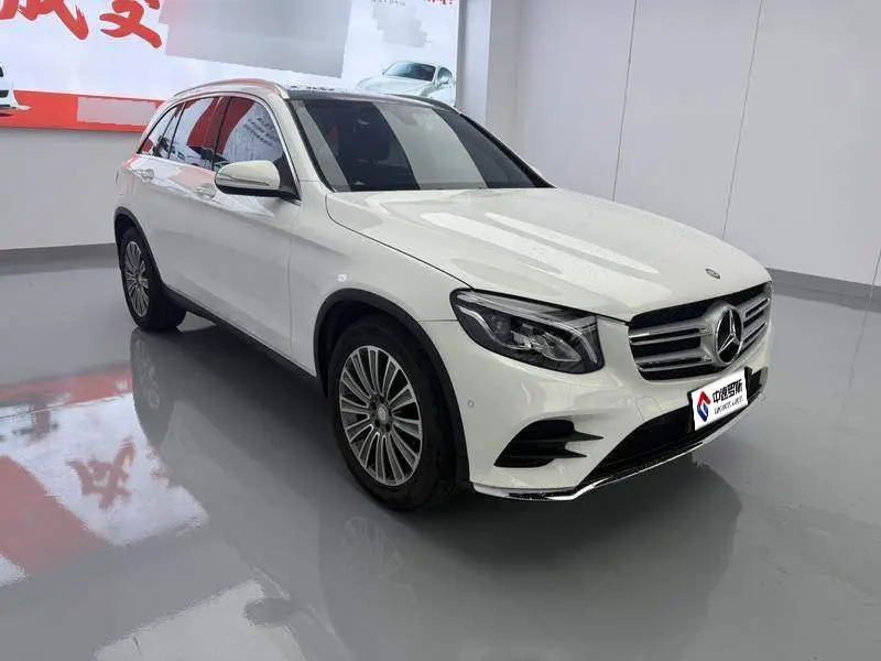 Mercedes-Benz GLC 2017 GLC 260 4MATIC Dynamic — 3