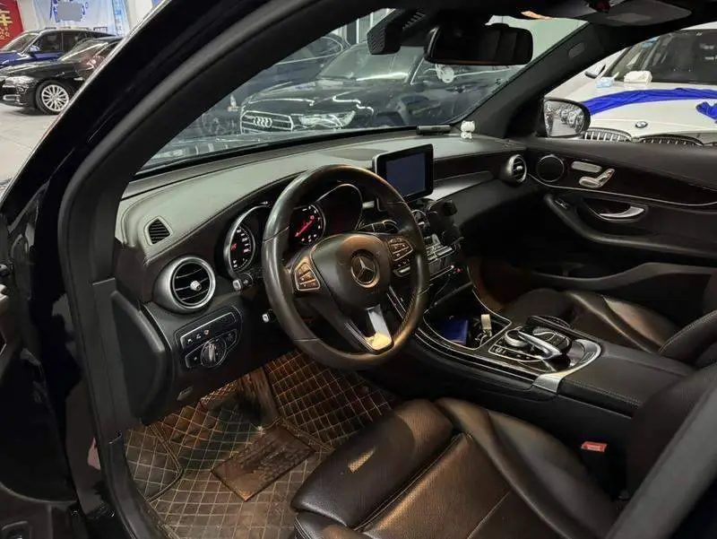Mercedes-Benz GLC 2018 GLC 260 4MATIC Luxury — 10
