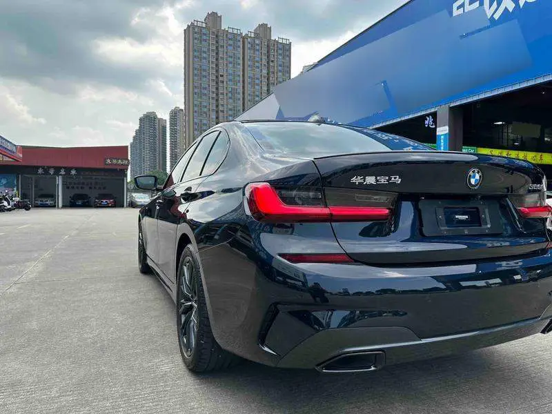 BMW 3 Series 2021 facelift 325i M Sport Night Edition — 4