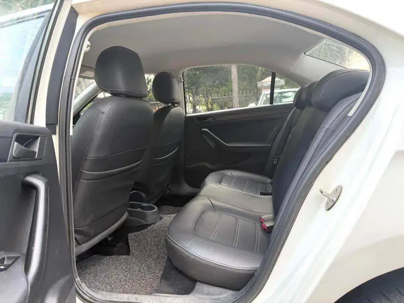 Jetta 2015 Value Edition 1.6L Automatic Fashion Model — 9