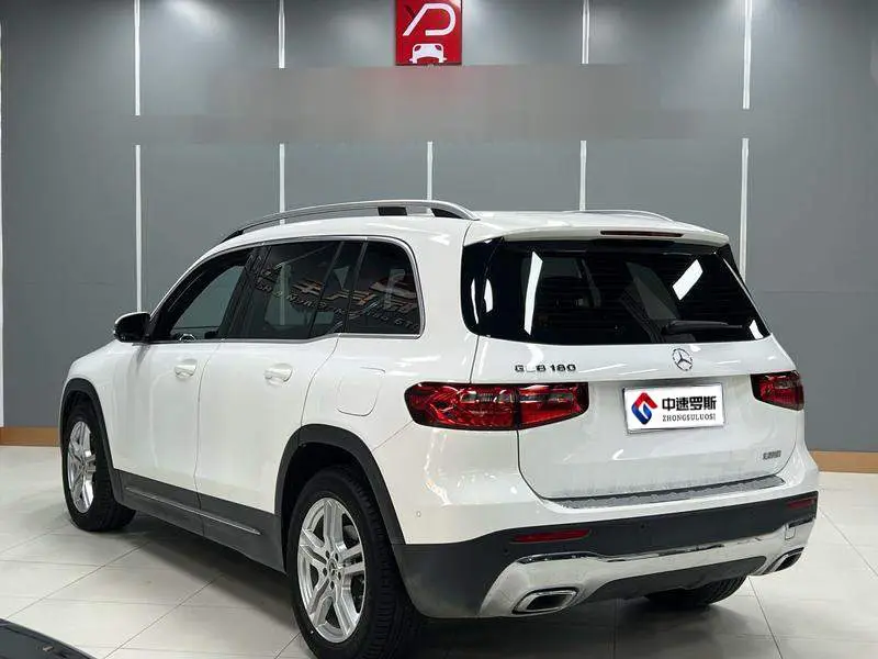 Mercedes-Benz GLB 2020 GLB 180 Dynamic — 4