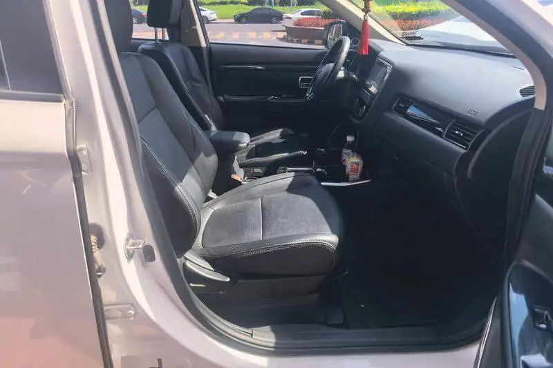 Outlander 2018 2.0L 2WD Jiale Edition 7 Seaters — 9