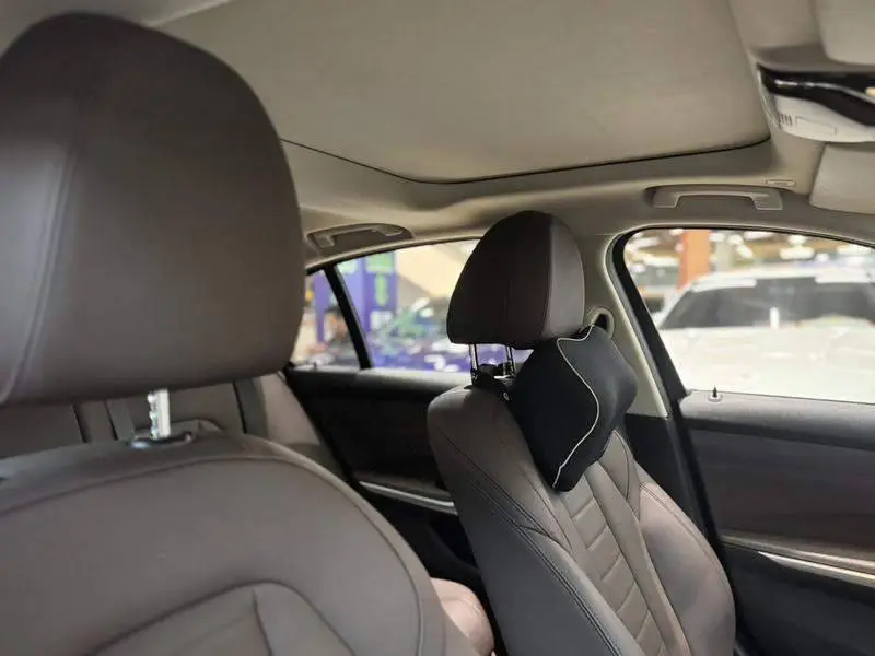 BMW 3 Series 2020 325i M Sport Night Edition — 10