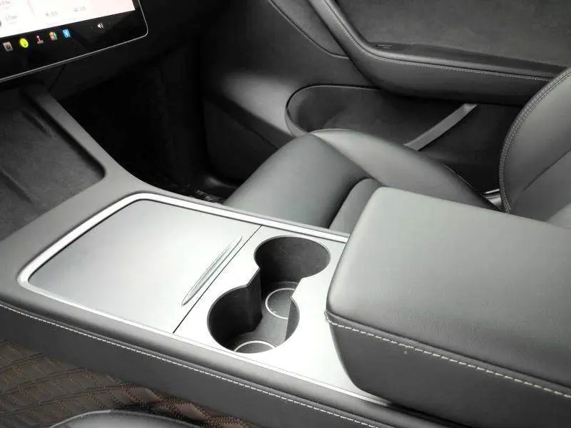 Model Y 2024 rear-wheel drive version — 9